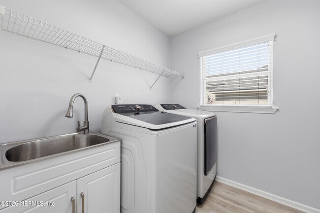 Building Photo - 14447 Cherry Lake Dr W