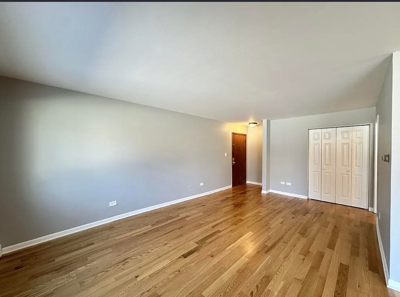 Building Photo - 1653 Oakwood Ave