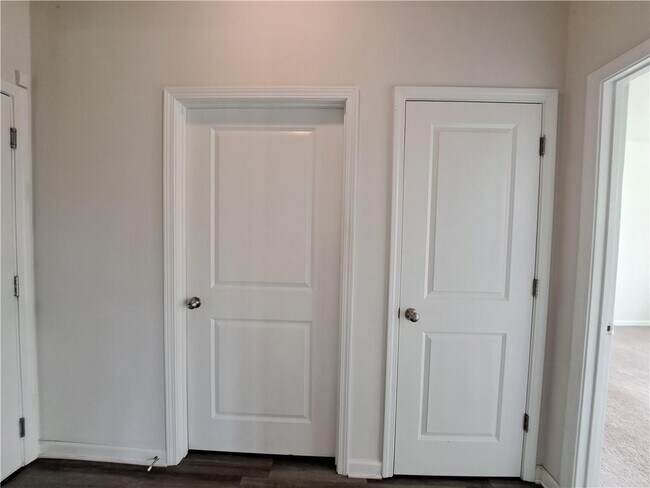 Building Photo - 3329 Long Creek Dr