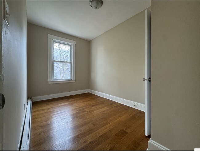 Unit 2 - 198 Myrtle Ave