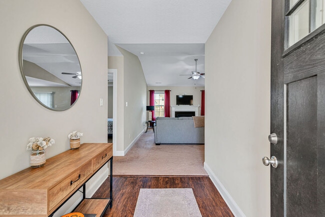 Building Photo - 293 Crossroads Store Dr