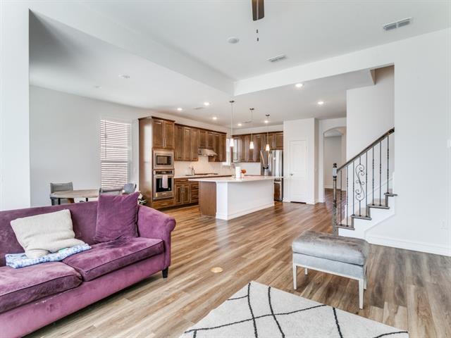 Building Photo - 3137 Lakespring Vis