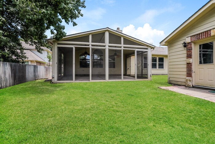 Building Photo - 28615 Hidden Cove Dr