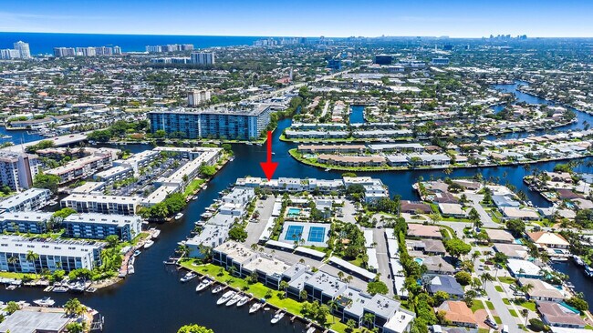 Building Photo - 1100 SE 5th Ct