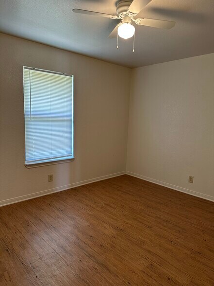 Building Photo - 1706 Aztec Trace