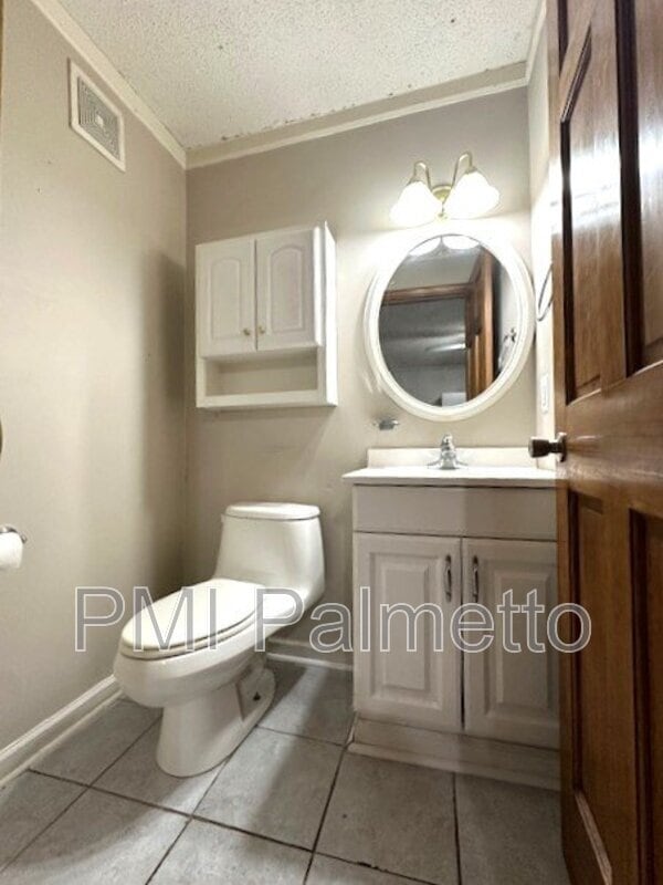 Building Photo - 105 Larkspur Ct