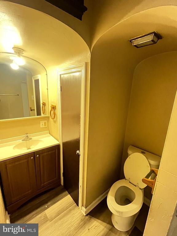 Building Photo - 79 N Evans St