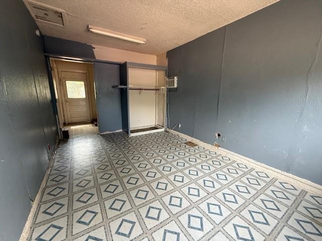 Building Photo - 5457 Questa Dr