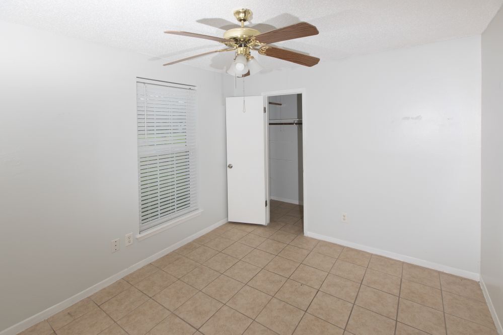 Building Photo - 6922 Foxside Ln