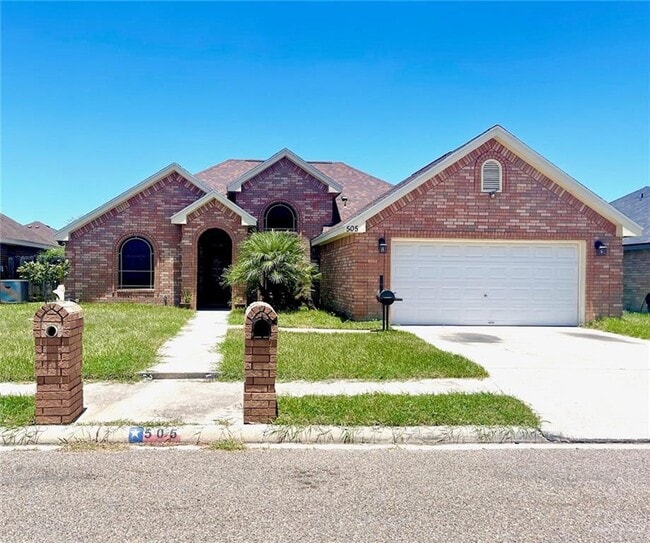 Primary Photo - 505 E Arapaho Ave