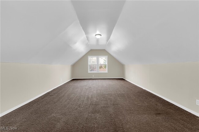 Building Photo - 977 Yellowstone Rd