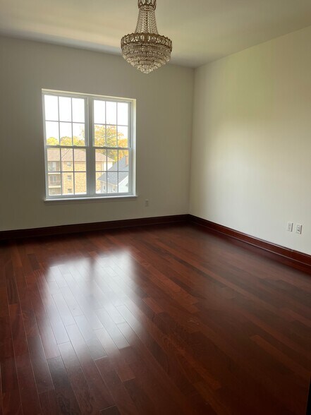 Building Photo - 3871 Amboy Rd