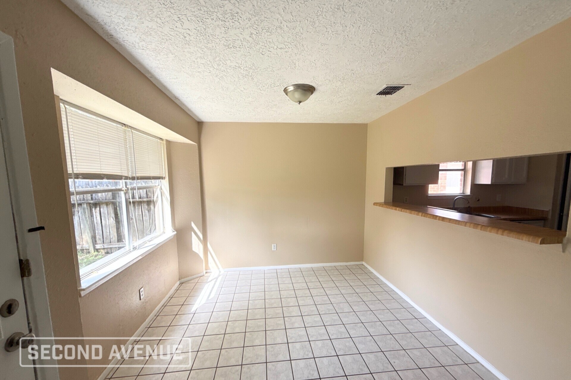 Building Photo - 1355 Tenderden Dr