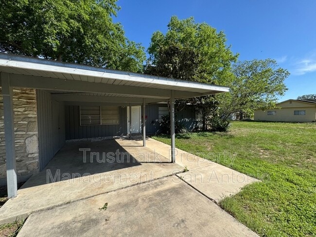 Primary Photo - 213 Aviation Ave