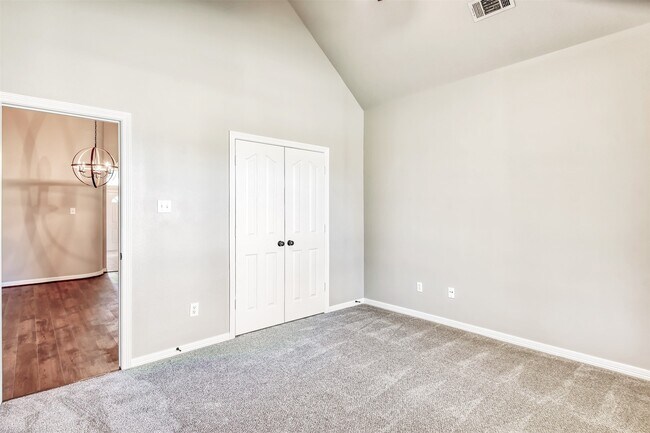 Building Photo - 7502 Wedgewood Dr