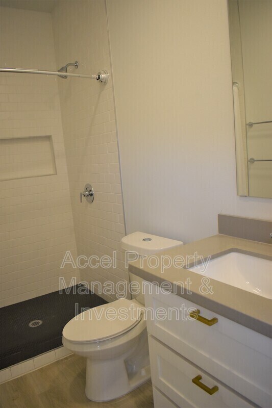 Building Photo - 2120 Datepalm Ave