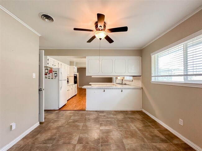 Building Photo - 11418 Cypress North Houston Rd