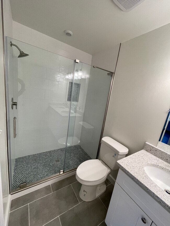Building Photo - 6425 Apt 303