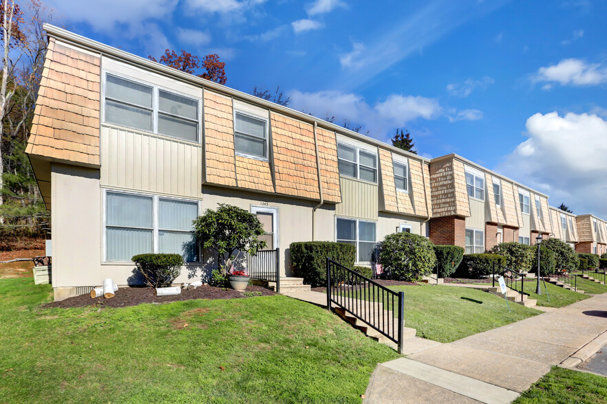 Building Photo - Woodland Park Apartments