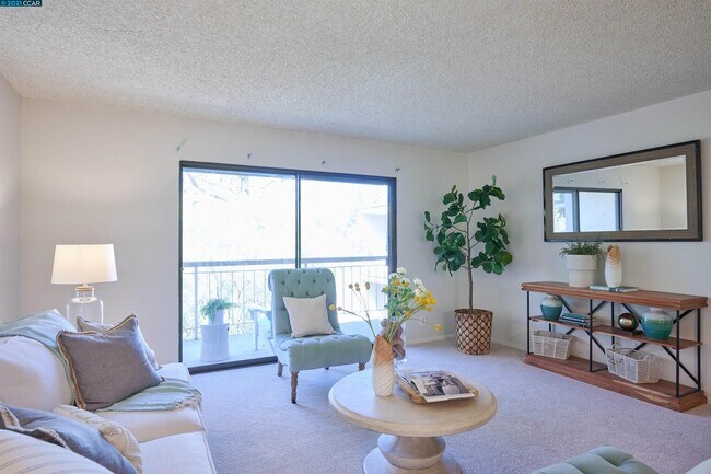 Living Room - 340 N Civic Dr