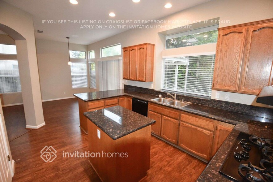 Building Photo - 8047 Stretto Ct