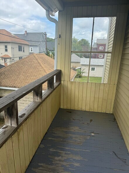 Building Photo - 29 Roxbury St