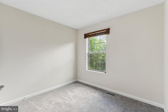 Building Photo - 505 Knollwood Ct