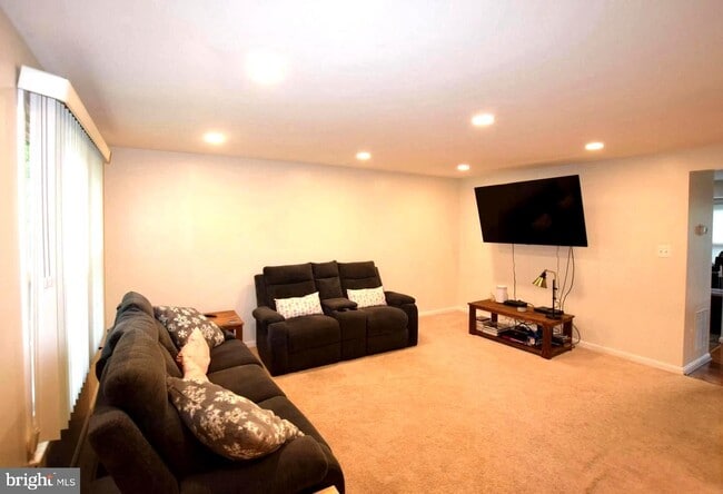 Building Photo - 6560 Lochleigh Ct