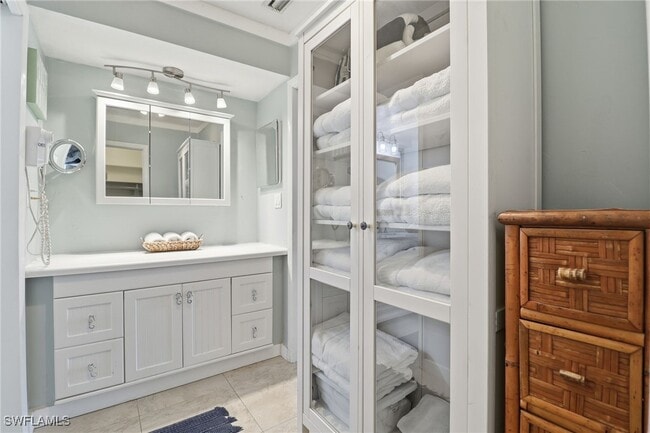 Building Photo - 2211 Bayview Rd