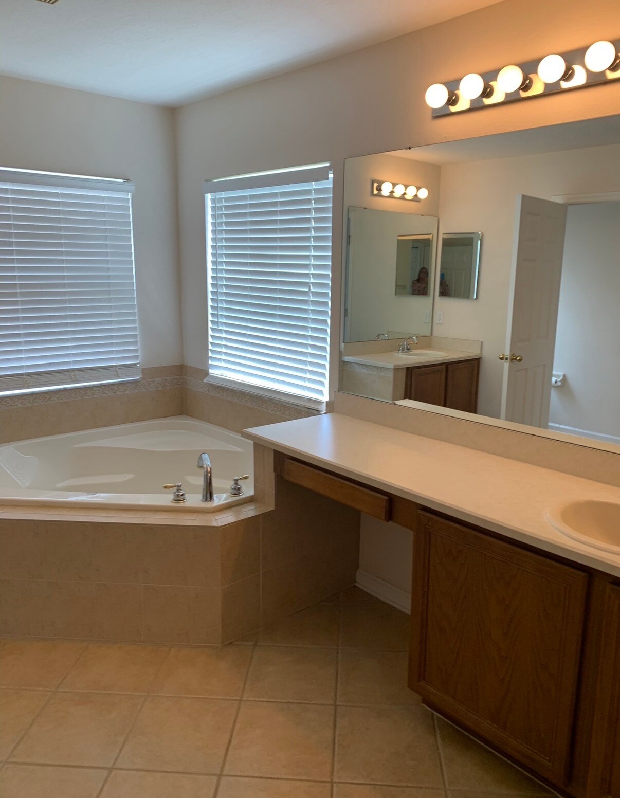 Building Photo - 10748 Cypress Trail Dr