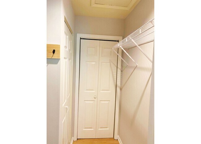 Building Photo - 3227 Bishop St