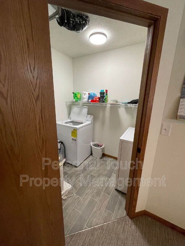 Building Photo - 2580 5th St W