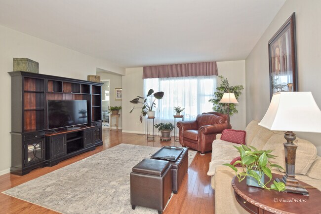 Building Photo - 13060 Drendel Rd