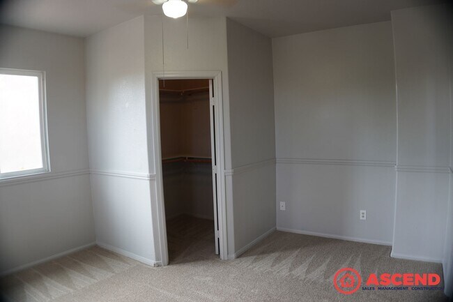 Building Photo - 9901 Riata Ln