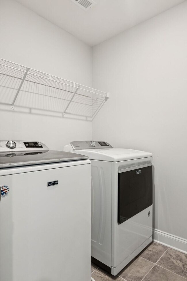 Building Photo - Clover Glen Rental