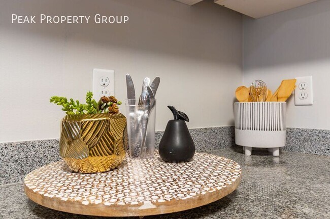 Building Photo - 254 Chittenden Ave