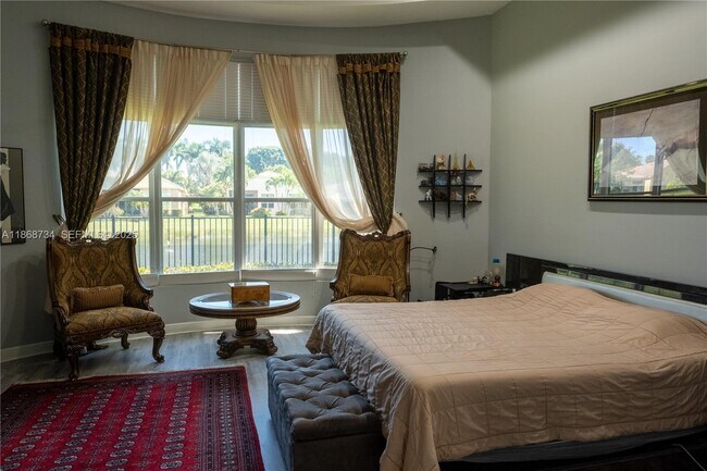 Building Photo - 9350 Via Classico W