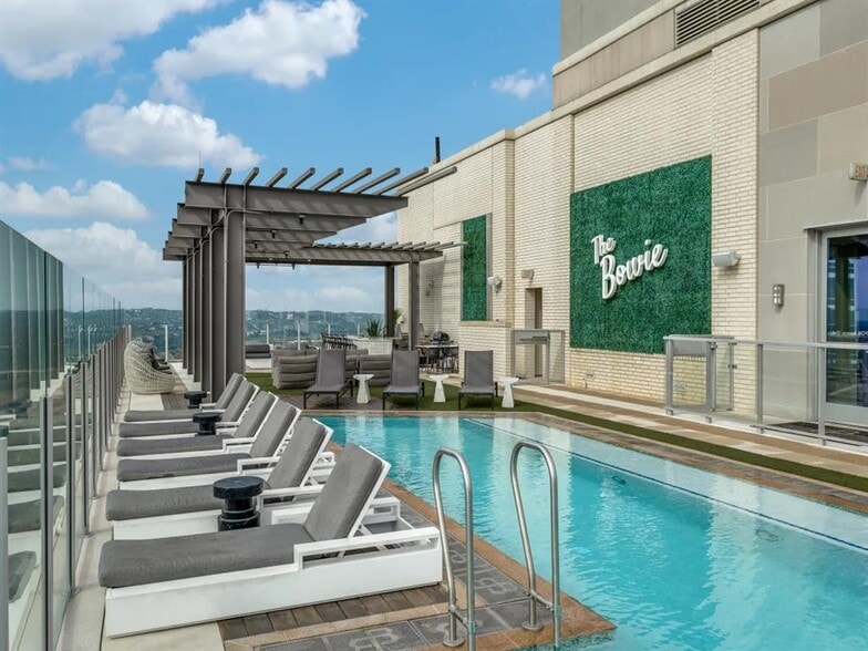 The Bowie 311 Bowie St Austin TX 78703 Apartment Finder