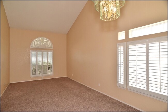 Building Photo - 2041 Shadow Ridge Dr