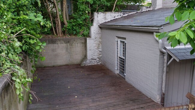 Building Photo - Huge Luxury South Side Home w/ Stainless K...