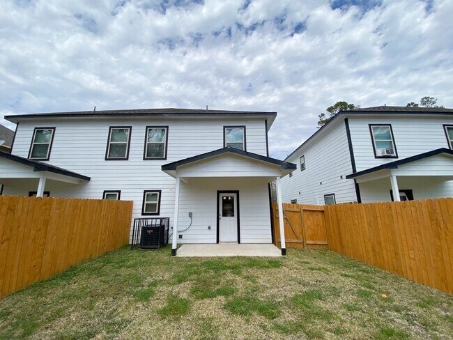 Building Photo - 8214 Parker Rd