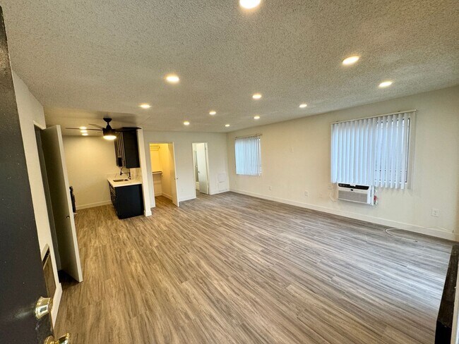 Interior Photo - cen343