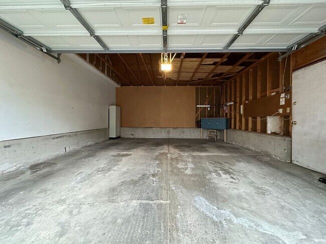 Building Photo - 7105 E Briarwood Dr