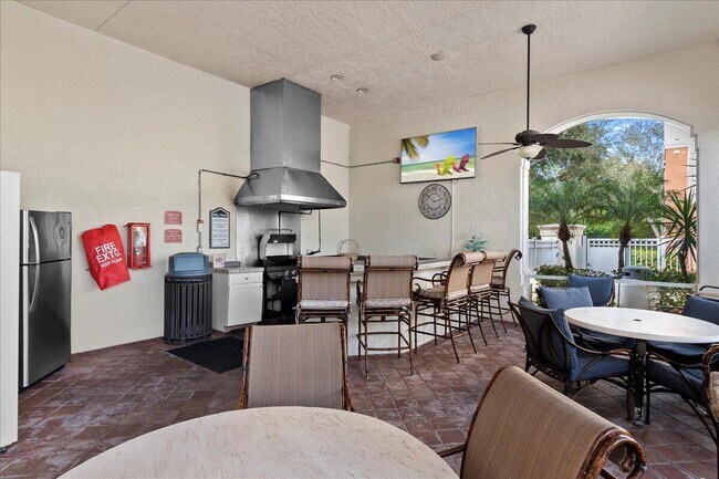 Building Photo - 6203 Myrtlewood Cir W