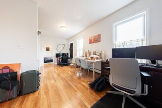 Building Photo - 309 Elm St