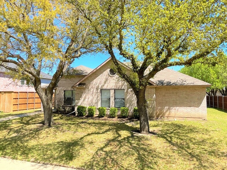 Building Photo - 6410 Nottoway Ct