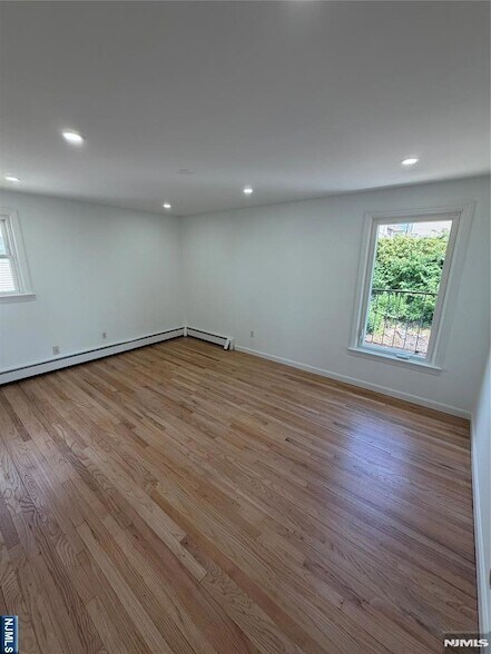 Building Photo - 53 Devon Terrace