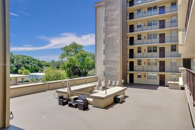 Building Photo - 1811 Jefferson St