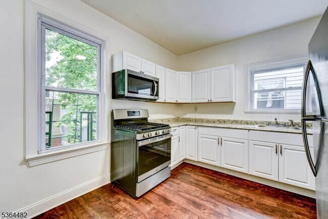 Building Photo - 24 Eckert Ave