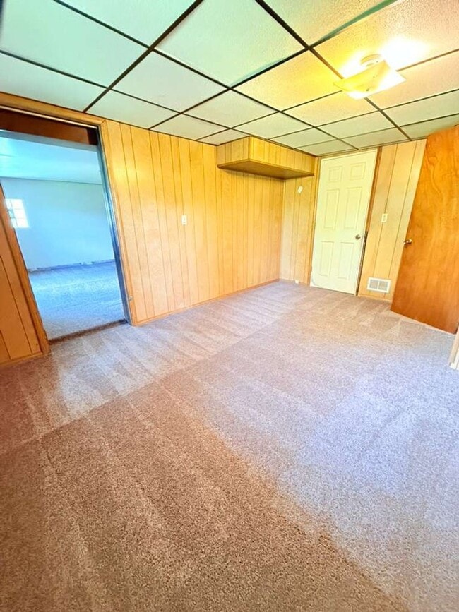 Building Photo - Spacious 2 bedroom house in Penn Hills!!!